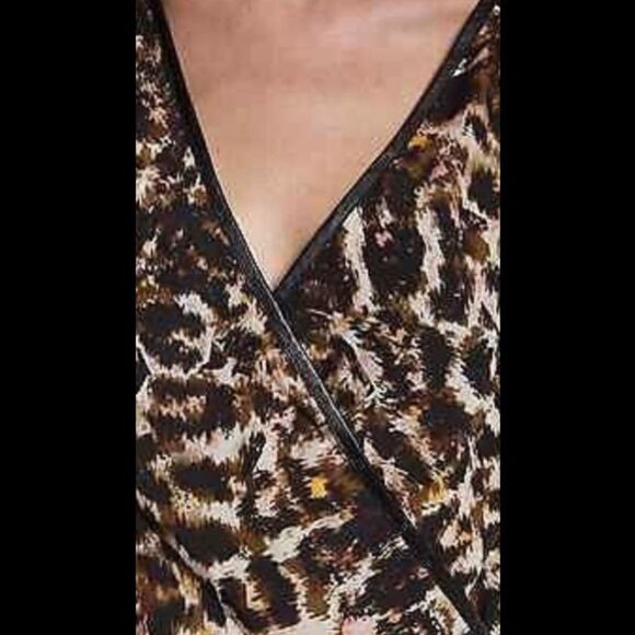 Patterson J. Kincaid. Surplice leopard top. New - Picture 12 of 12